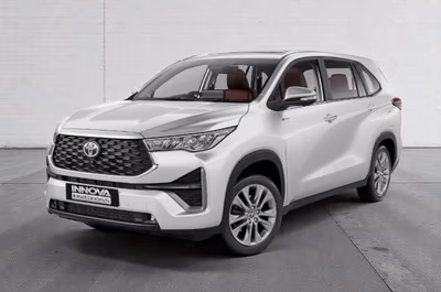 Toyota Innova Hycross taxi